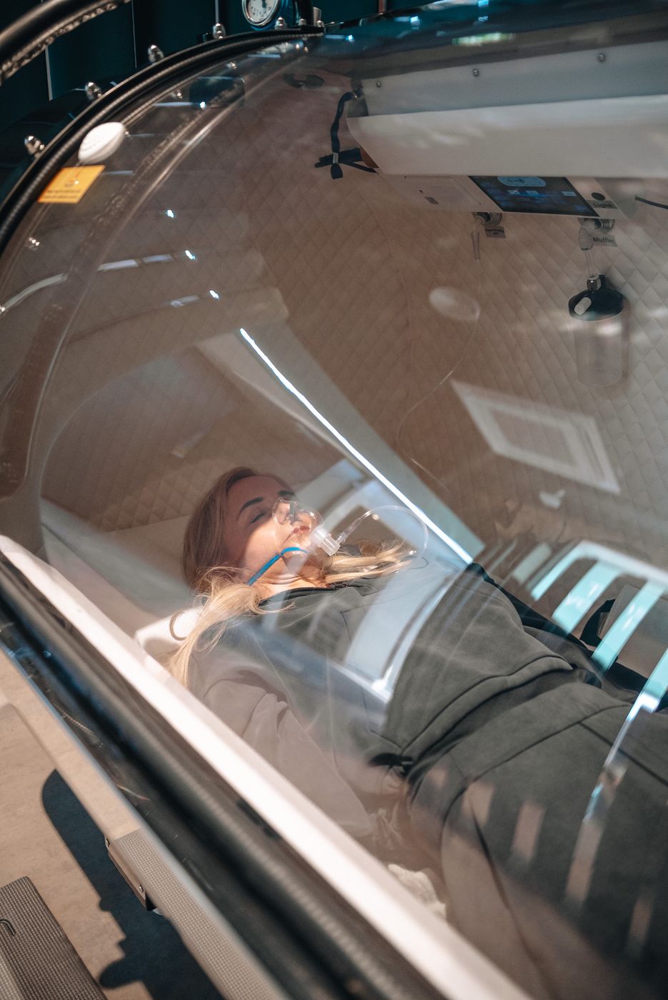 A relaxing oxygen therapy session inside the HBOT Hardshell Lay Down